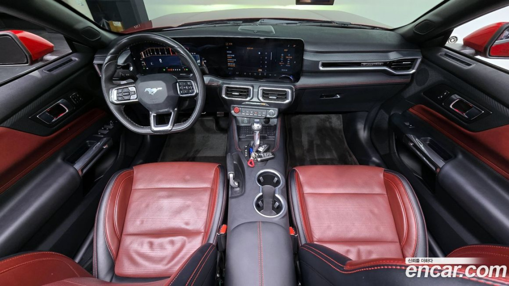 Ford Mustang 5.0 GT Premium Convertible, 2024
