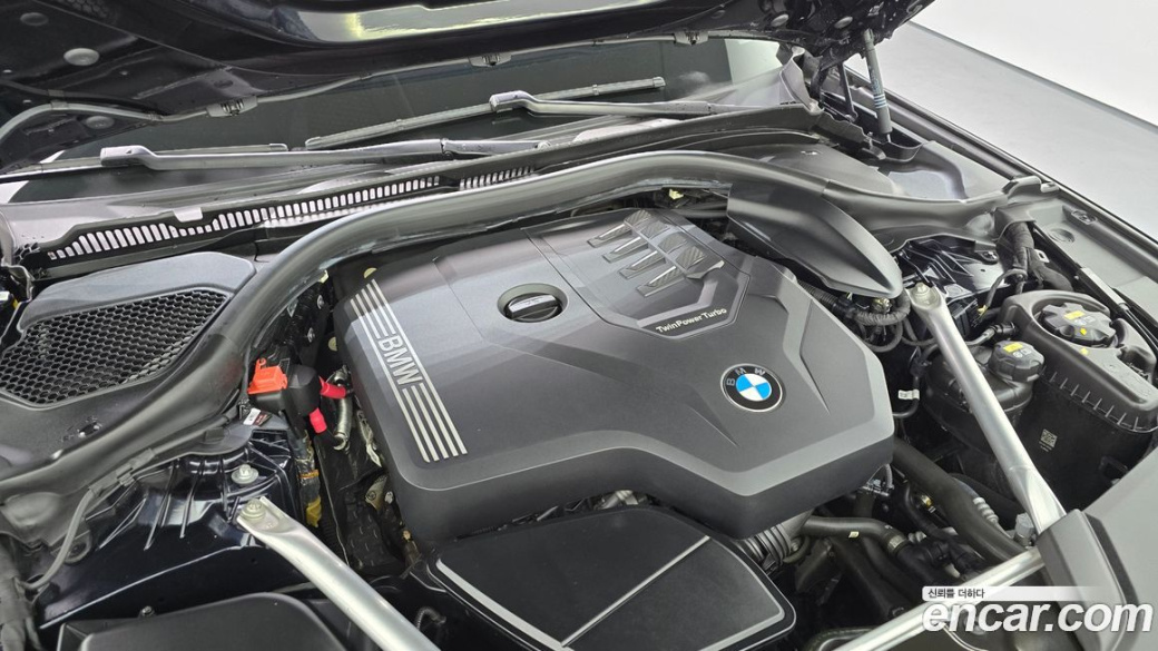 BMW 5-Series 520i M Sport, 2023