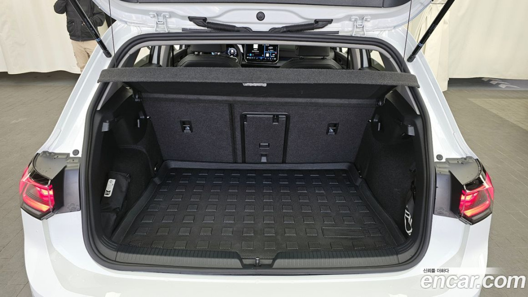 Volkswagen Golf 2.0 TDI Prestige, 2025