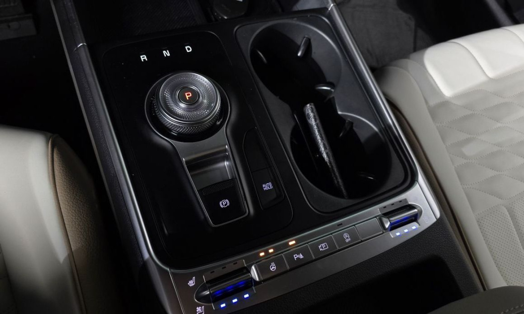 Kia Carnival 9-Seater Hi Limousine (Special Vehicle), 2025