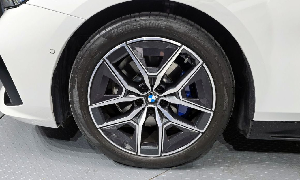 BMW 5-Series 520i M Sport, 2025