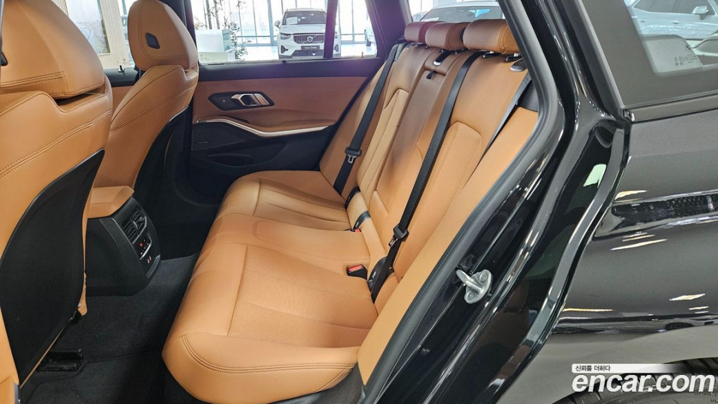 BMW 3-Series 320d Touring M Sport, 2025