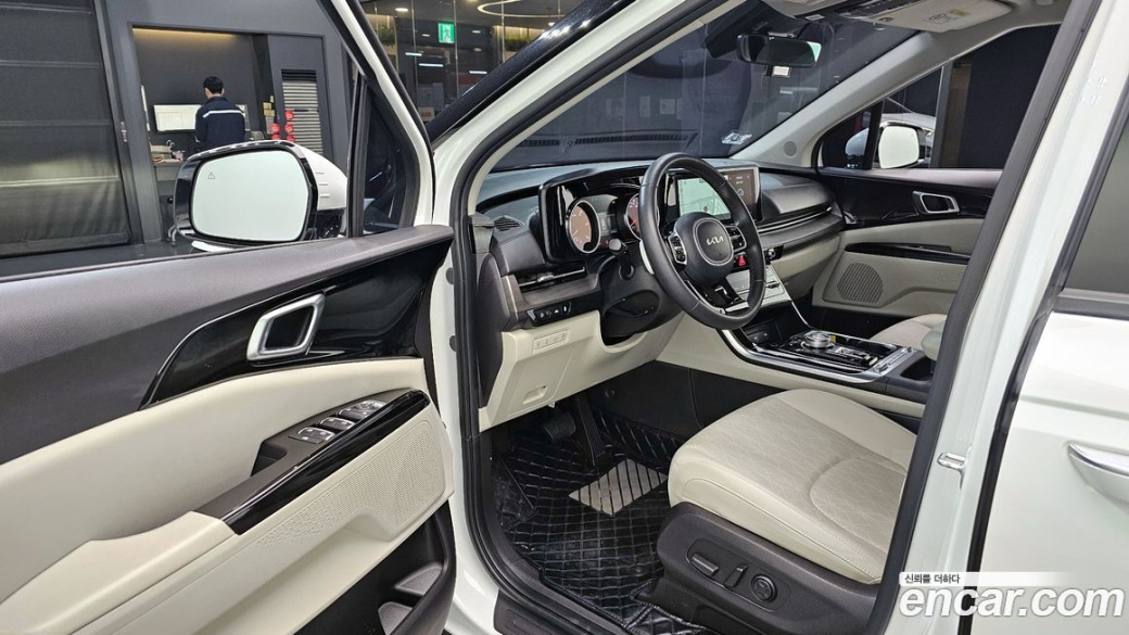 Kia Carnival 9-Seater Noblesse, 2023