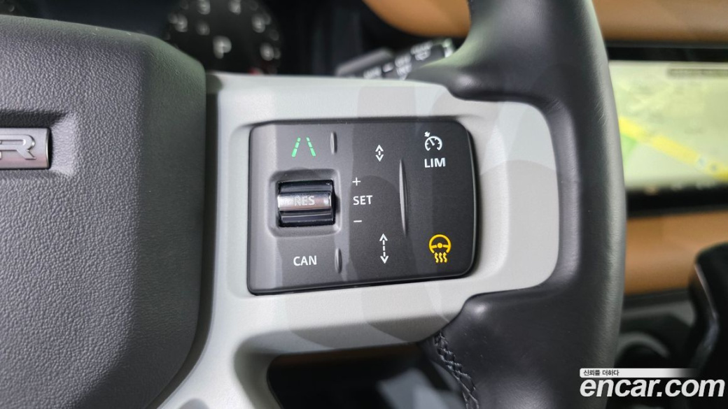 Land Rover Defender 110 P300 X-Dynamic SE, 2024