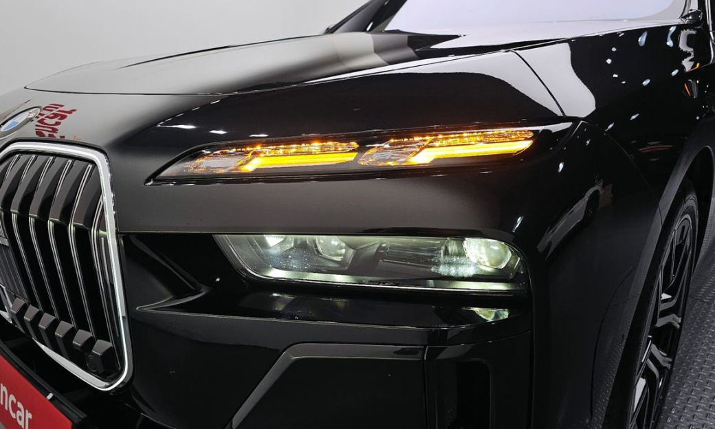 BMW 7-Series 740i xDrive M Sport, 2025
