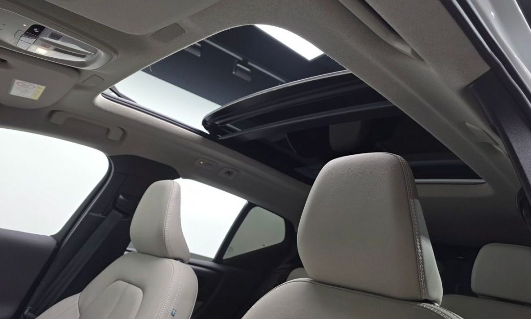 Volvo XC40 B4 Ultimate Bright, 2024