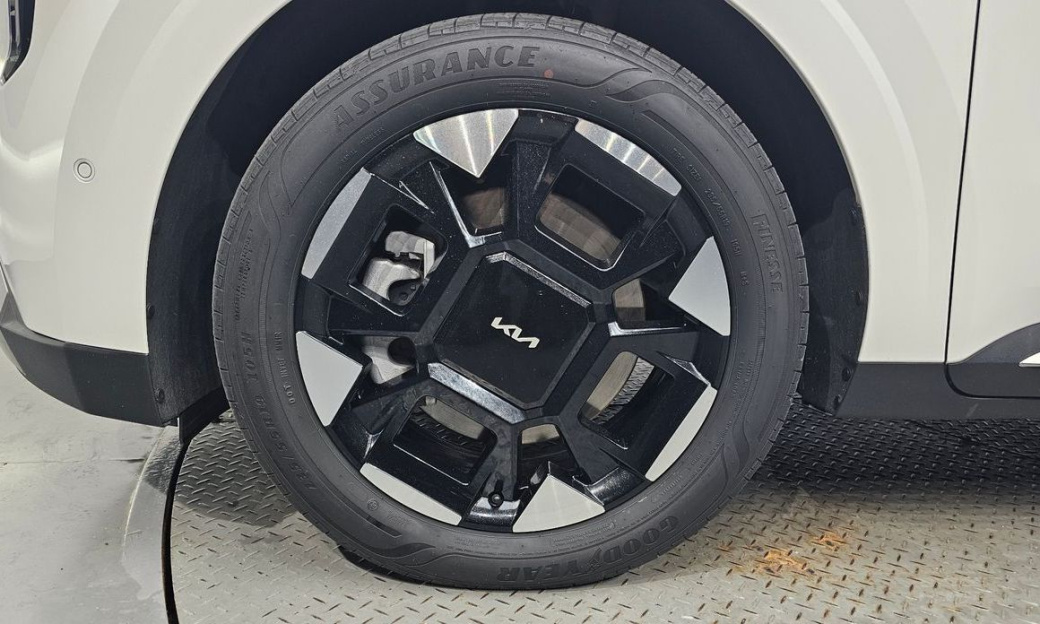 Kia Carnival 9-Seater Noblesse, 2024