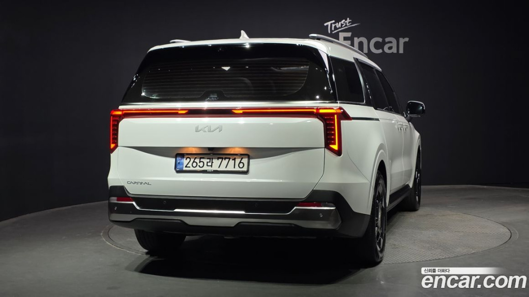 Kia Carnival 7-Seater Signature, 2025