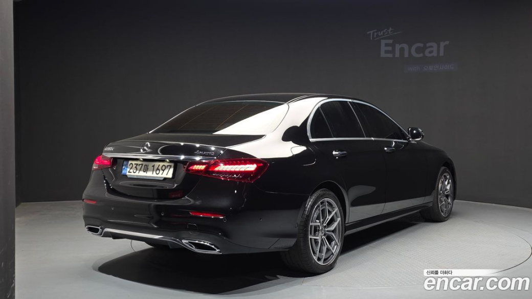 Mercedes-Benz E-Class E220d 4MATIC AMG Line, 2022