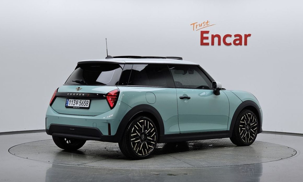 Mini Cooper Favoured, 2025
