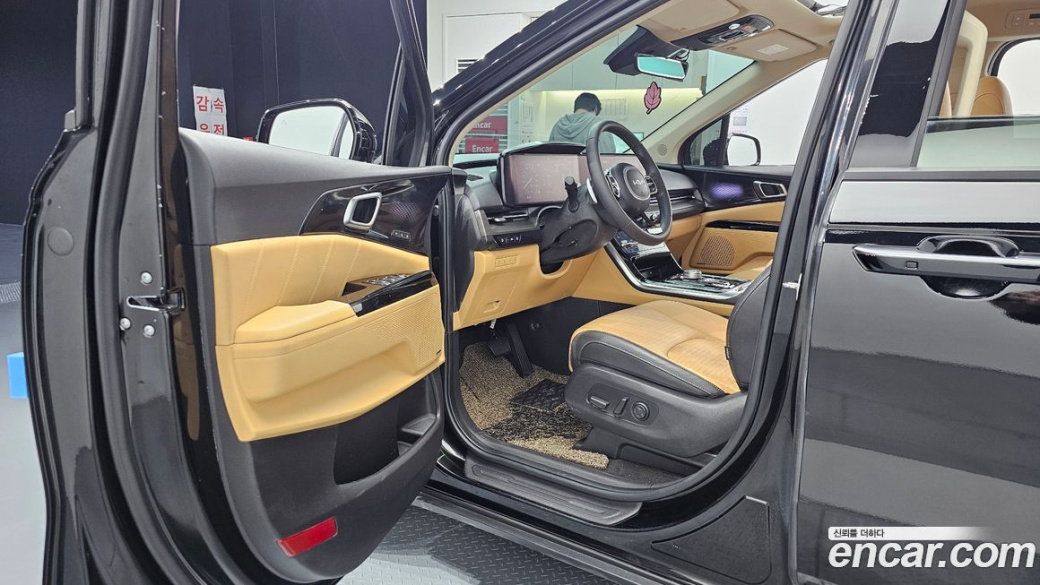 Kia Carnival 9-Seater Signature, 2023
