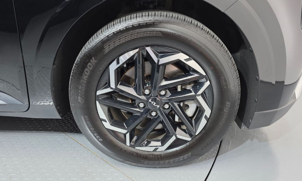 Kia Carnival 9-Seater Prestige, 2025