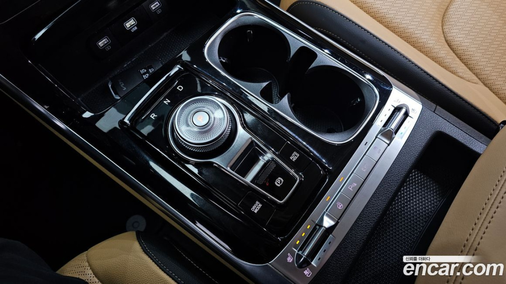 Kia Carnival 9-Seater Signature, 2023