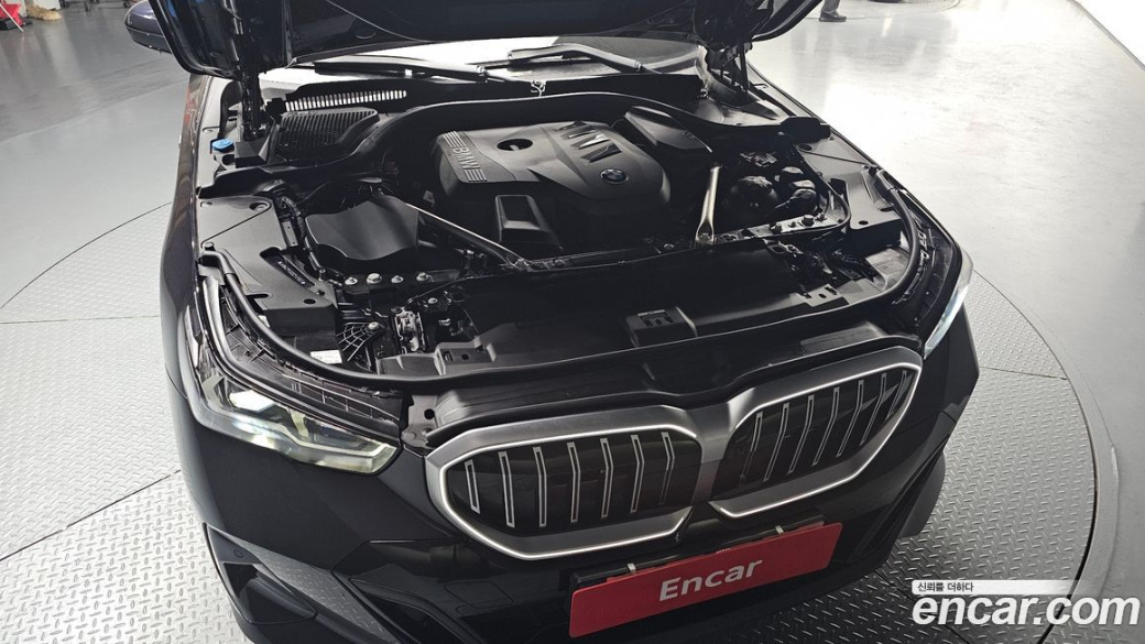 BMW 5-Series 520i M Sport, 2025