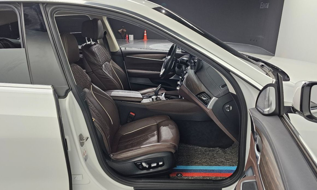 BMW Gran Turismo 630i xDrive Luxury, 2022