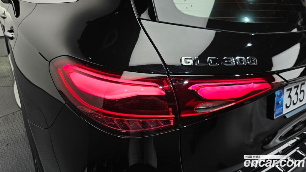 Mercedes-Benz GLC-Class GLC300 4MATIC AMG Line, 2024