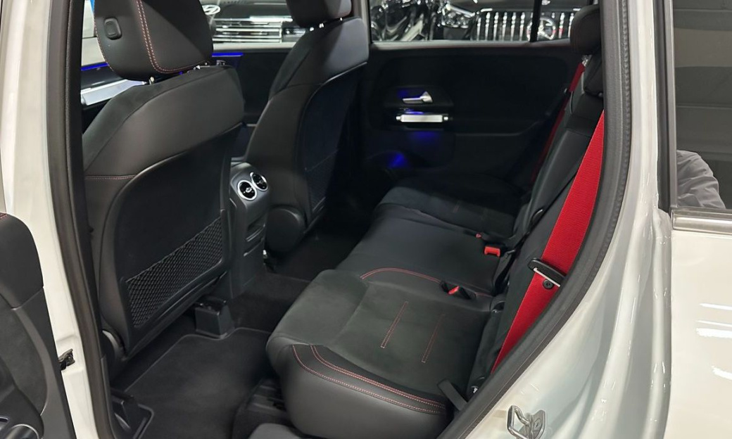 Mercedes-Benz GLB-Class AMG GLB35 4MATIC, 2025