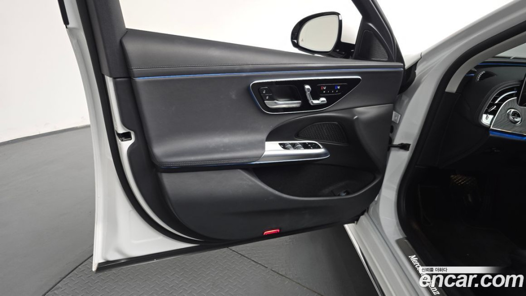 Mercedes-Benz E-Class E220d 4MATIC Exclusive, 2024