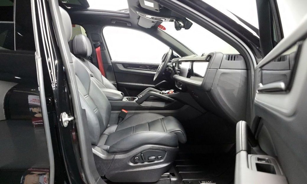 Porsche Cayenne 3.0, 2024