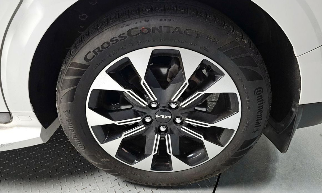 Kia Carnival 9-Seater Signature, 2023