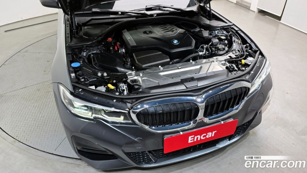 BMW 3-Series 320i M Sport, 2022