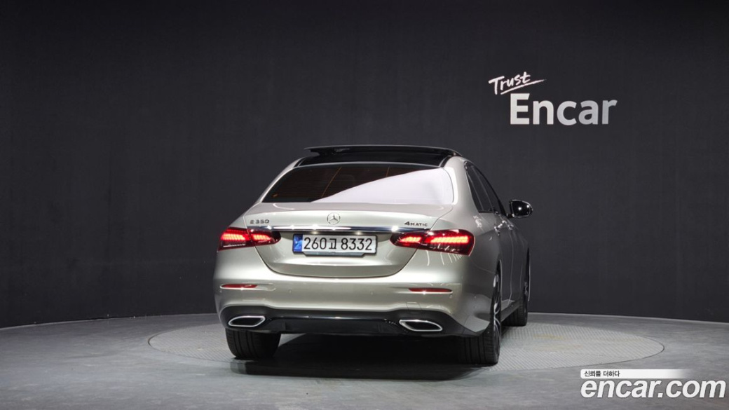 Mercedes-Benz E-Class E350 4MATIC AMG Line, 2023