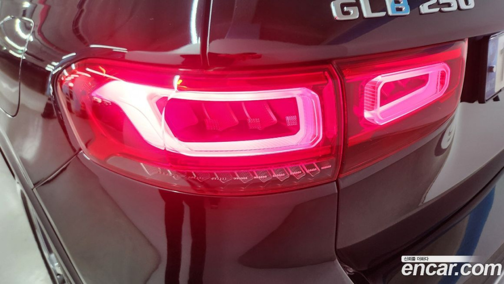 Mercedes-Benz GLB-Class GLB250 4MATIC, 2023