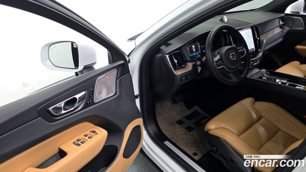 Volvo XC60 B5 Inscription, 2022
