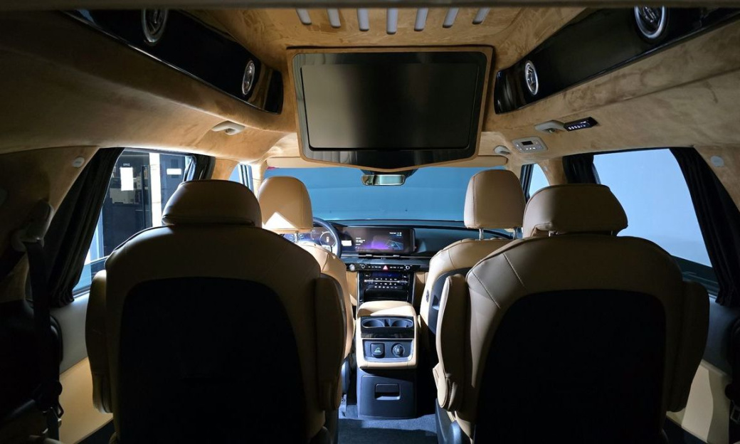 Kia Carnival 9-Seater Hi-Limousine(Special Vehicle), 2023