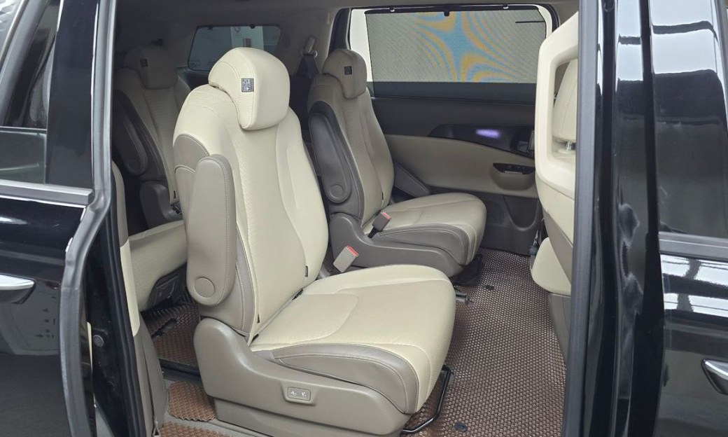 Kia Carnival 9-Seater Signature, 2023