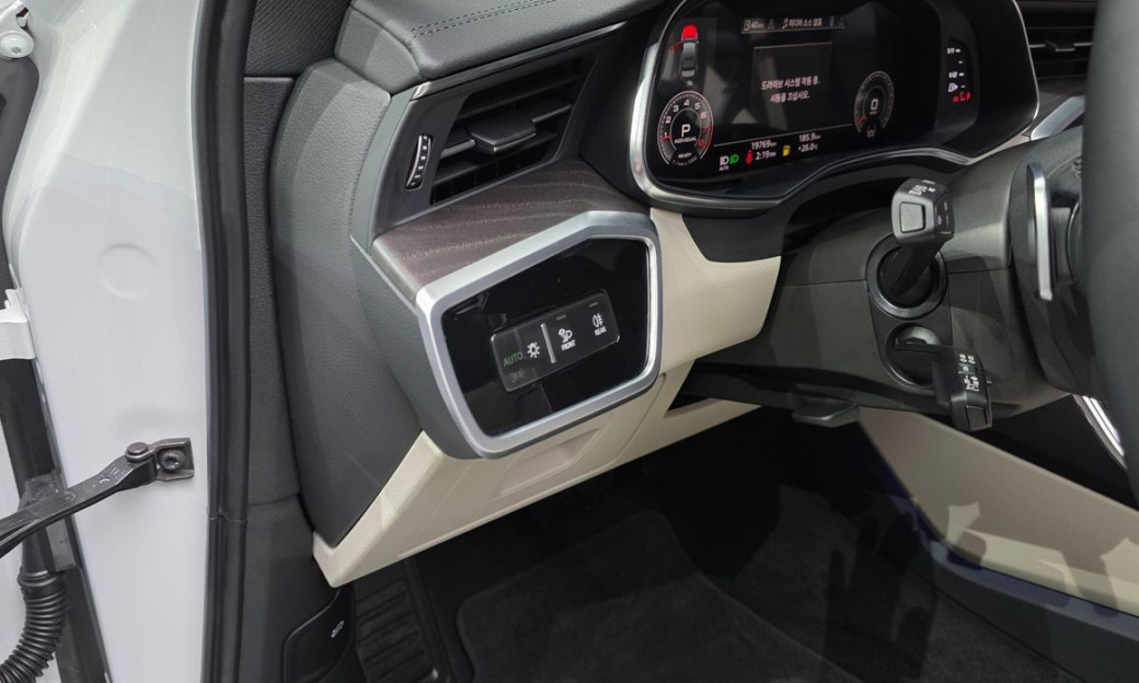 Audi A6 45 TFSI Premium, 2023