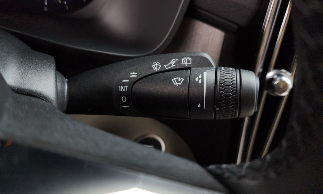Volvo XC40 B4 Ultra Bright, 2025