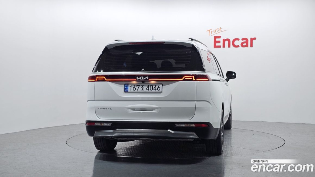 Kia Carnival 7-Seater Outdoor, 2023
