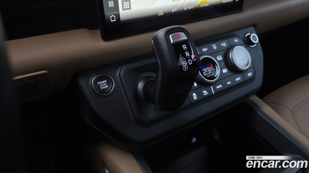 Land Rover Defender 110 D300 X-Dynamic HSE, 2025