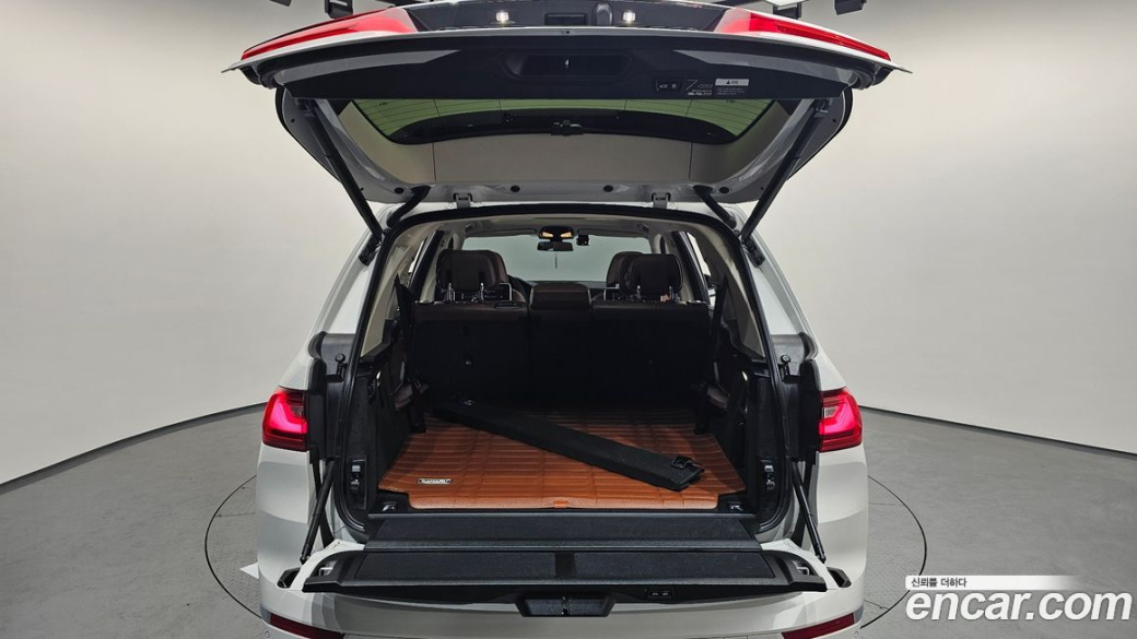 BMW X7 xDrive 40d Design Pure Excellence 7-Seater, 2022