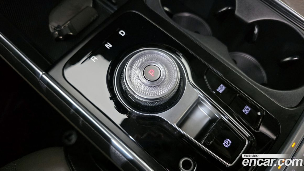 Kia Carnival 7-Seater Gravity, 2024