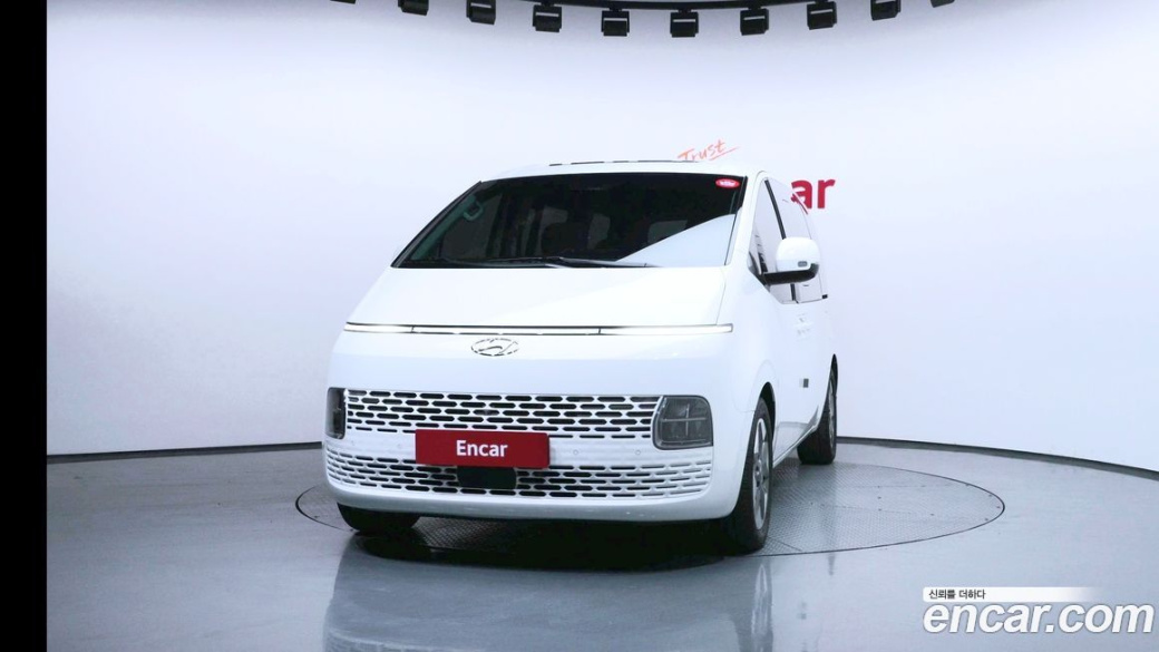 Hyundai Staria 4WD Tourer 9-Seater, 2024