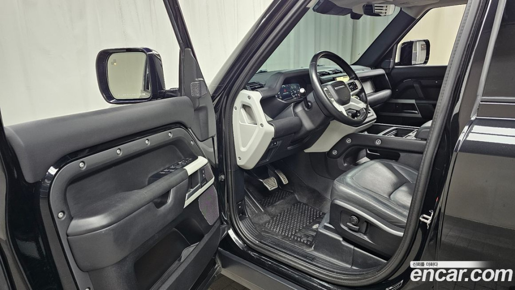 Land Rover Defender 110 D300 HSE, 2023