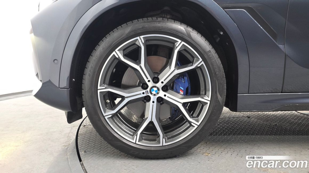 BMW X6 xDrive40i M Sport, 2022