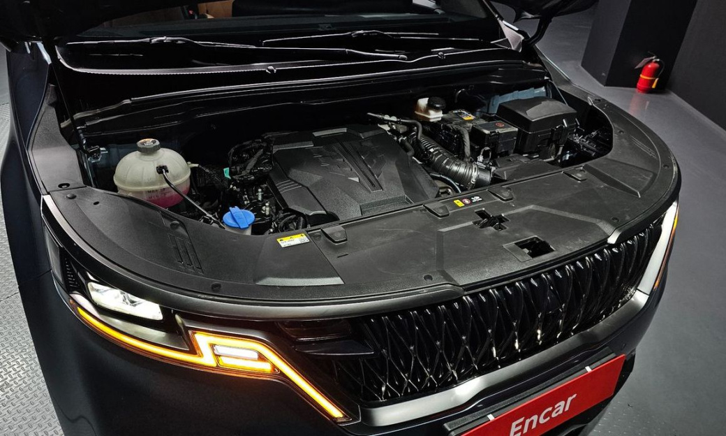 Kia Carnival 7-Seater Signature, 2023