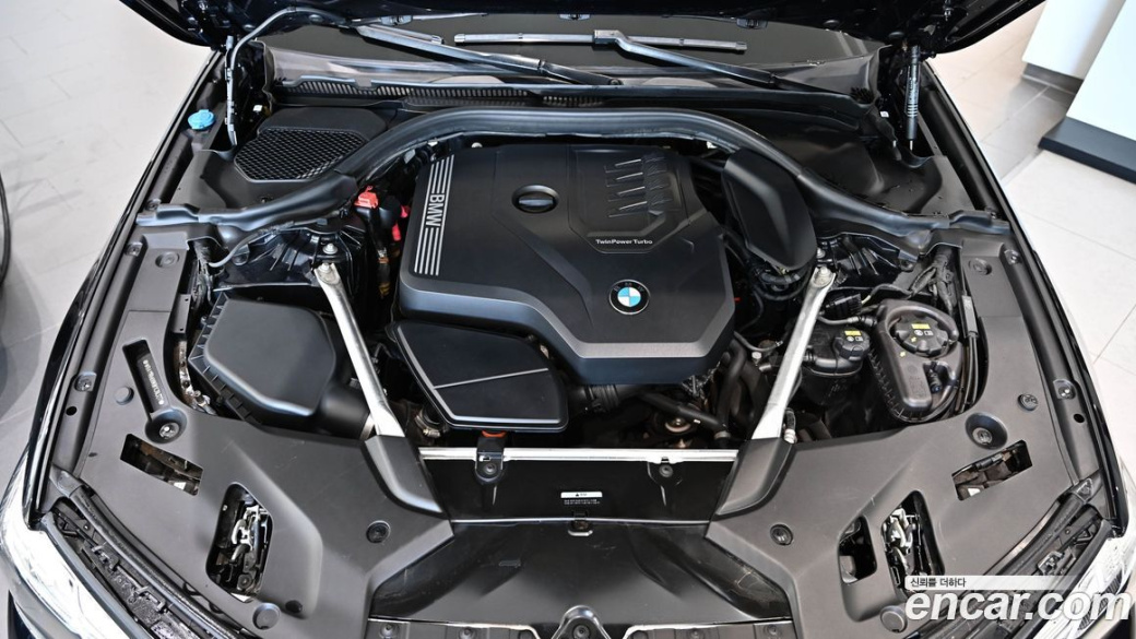 BMW 5-Series 520i M Sport, 2022
