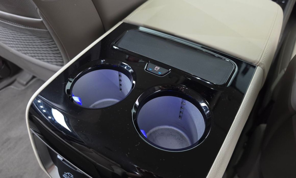 Kia Carnival 7-Seater Signature, 2024