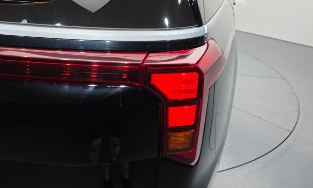 Kia Carnival 9-Seater Prestige, 2025
