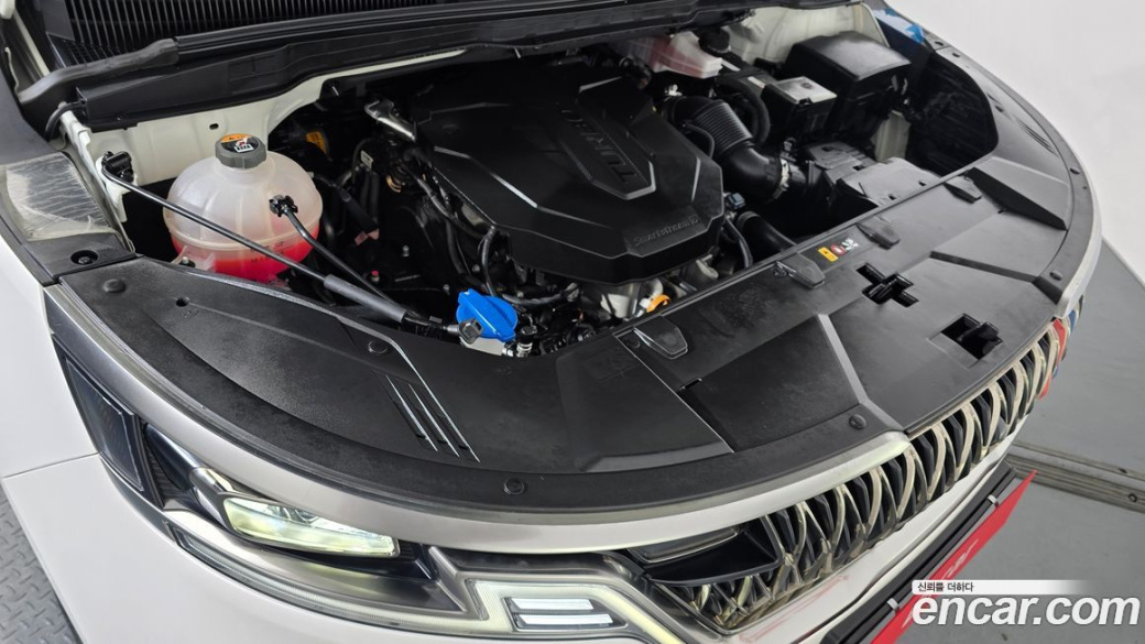 Kia Carnival 9-Seater Signature, 2023