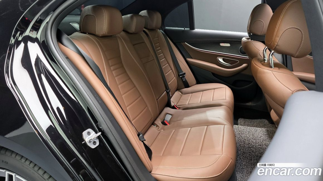 Mercedes-Benz E-Class E250 AMG Line, 2023