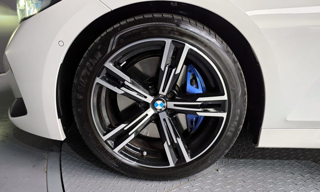 BMW 3-Series 320i M Sport, 2023
