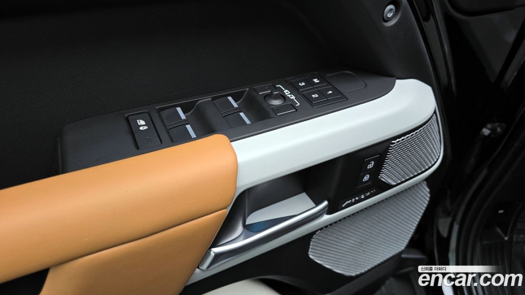 Land Rover Defender 130 D300 X-Dynamic HSE, 2024