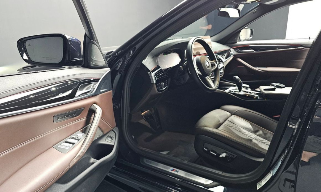 BMW 5-Series 530i M Sport Package, 2023