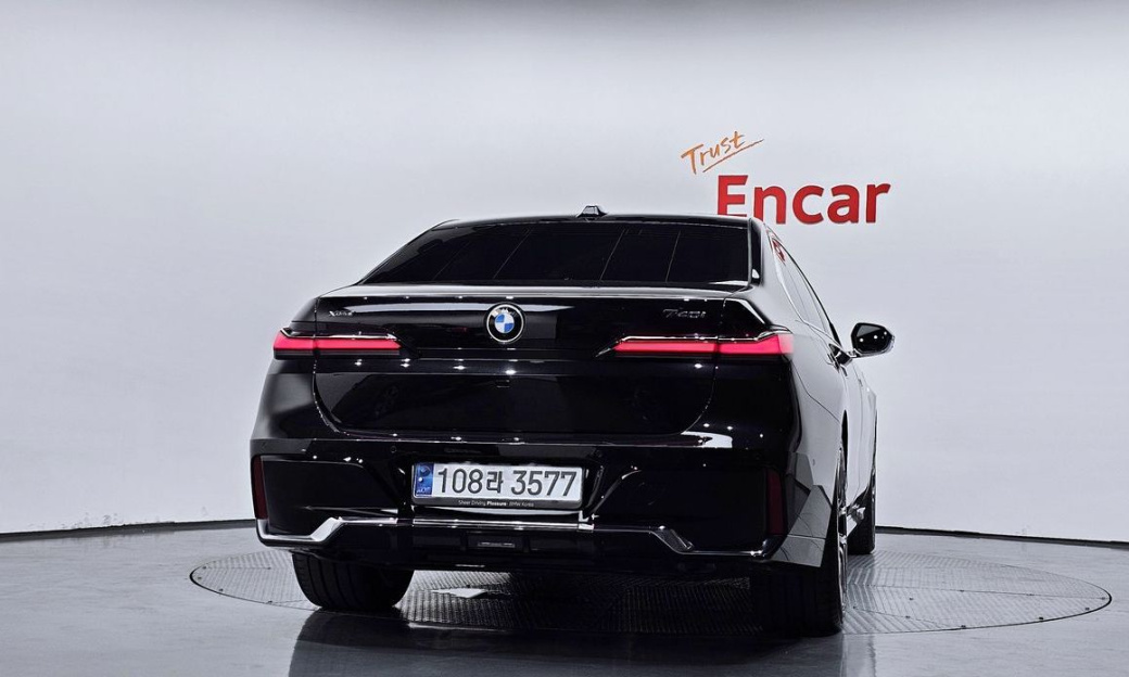 BMW 7-Series 740i xDrive M Sport, 2025