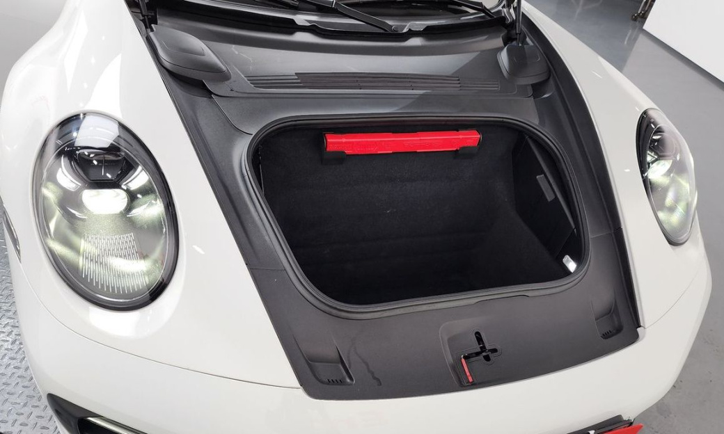 Porsche 911 Carrera GTS Cabriolet, 2022